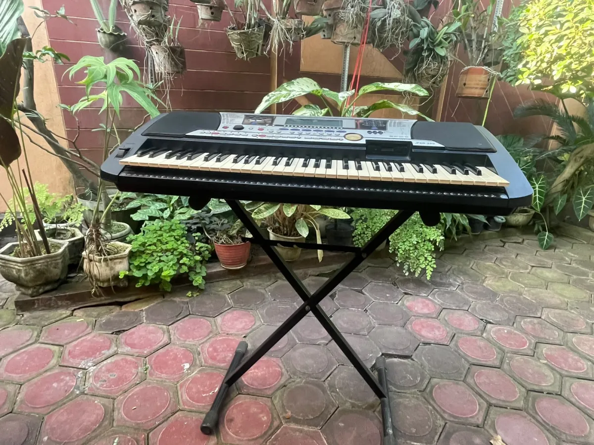 Yamaha PSR 550 Bekas Normal - Keyboard Legendaris Siap Manggung!